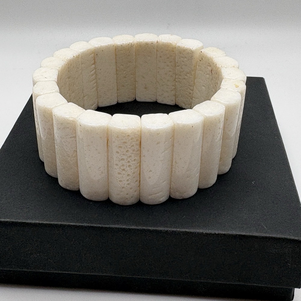 Vintage White Sponge Coral Stretch Bracelet Heavy Chunky 7"